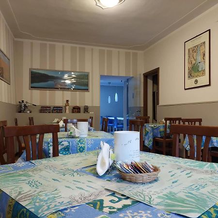 Hotel La Passeggiata デセンツァーノ・デル・ガルダ エクステリア 写真