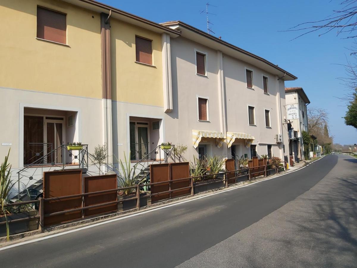 Hotel La Passeggiata デセンツァーノ・デル・ガルダ エクステリア 写真