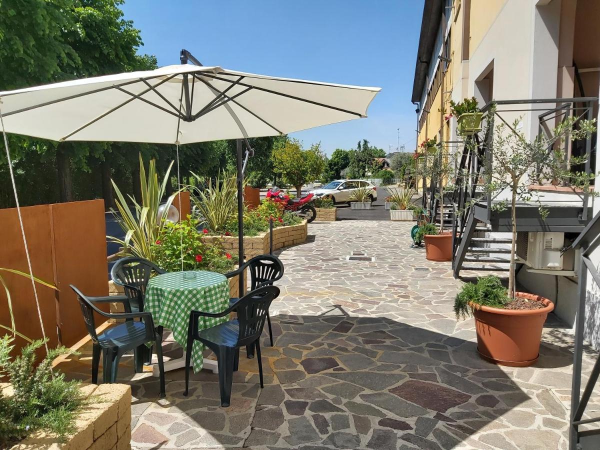 Hotel La Passeggiata デセンツァーノ・デル・ガルダ エクステリア 写真