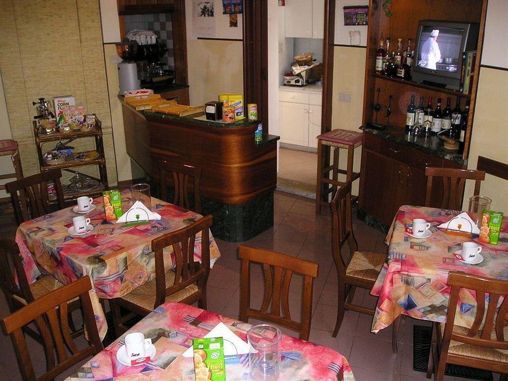 Hotel La Passeggiata デセンツァーノ・デル・ガルダ エクステリア 写真